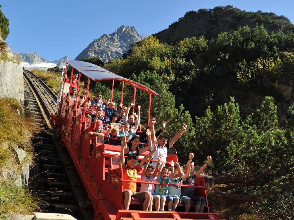 Funiculaire de Gelmer, Grimselwelt : le funiculaire ouvert le plus pentu d’Europe (BE)