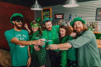 Saint-Patrick : où célébrer la fête la plus verte de l’année en Suisse romande ?