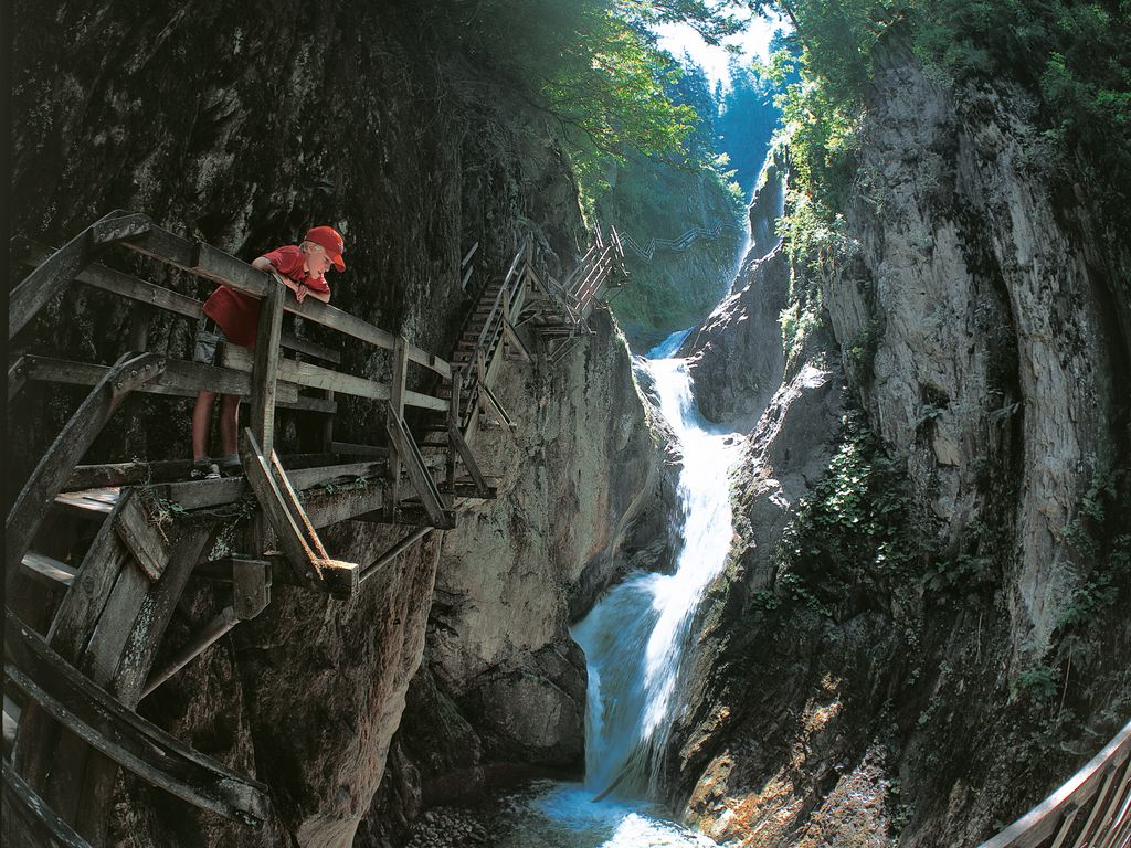 Balade fraîcheur entre ponts, passerelles et cascades aux gorges du Durnand