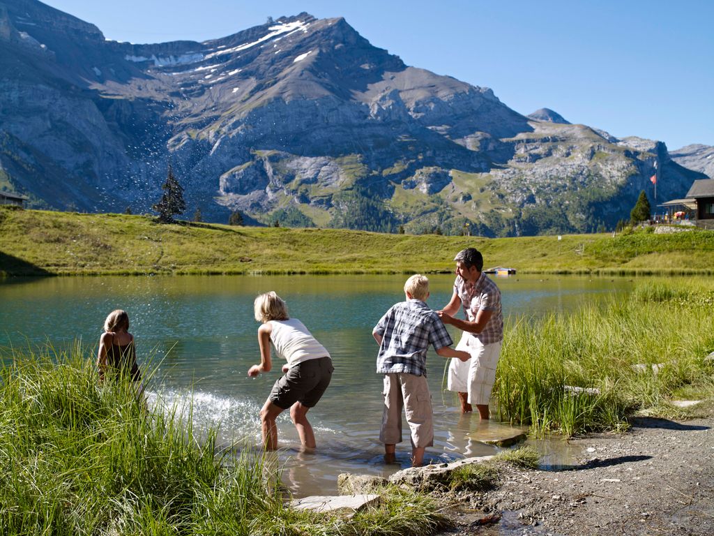 Baignade en Suisse - Lac Retaud dans le canton de Vaud