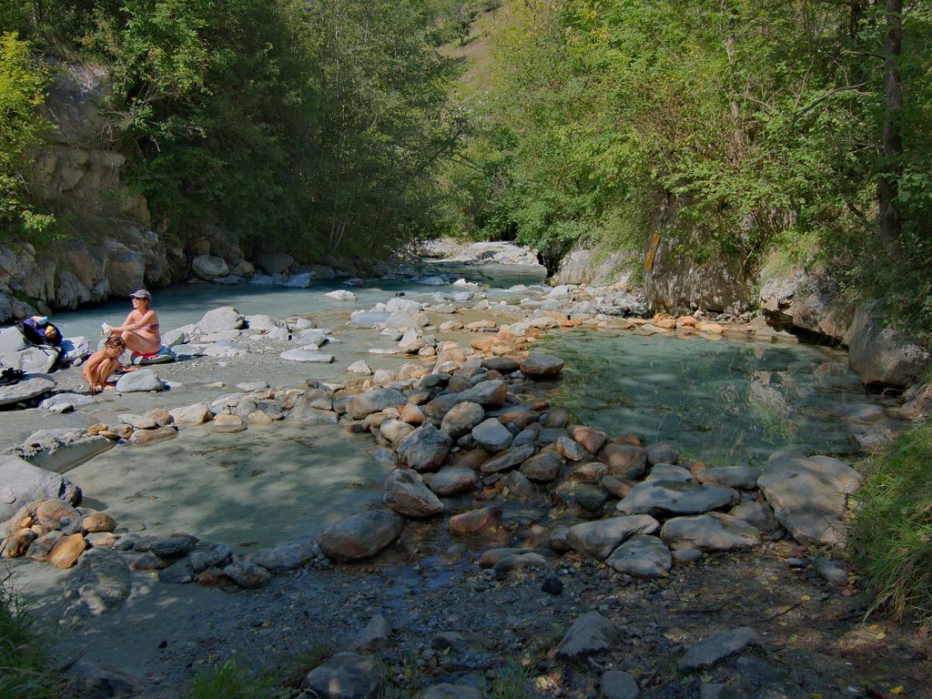 Baignade en Suisse - Sources chaudes de Combioula dans le canton du Valais
