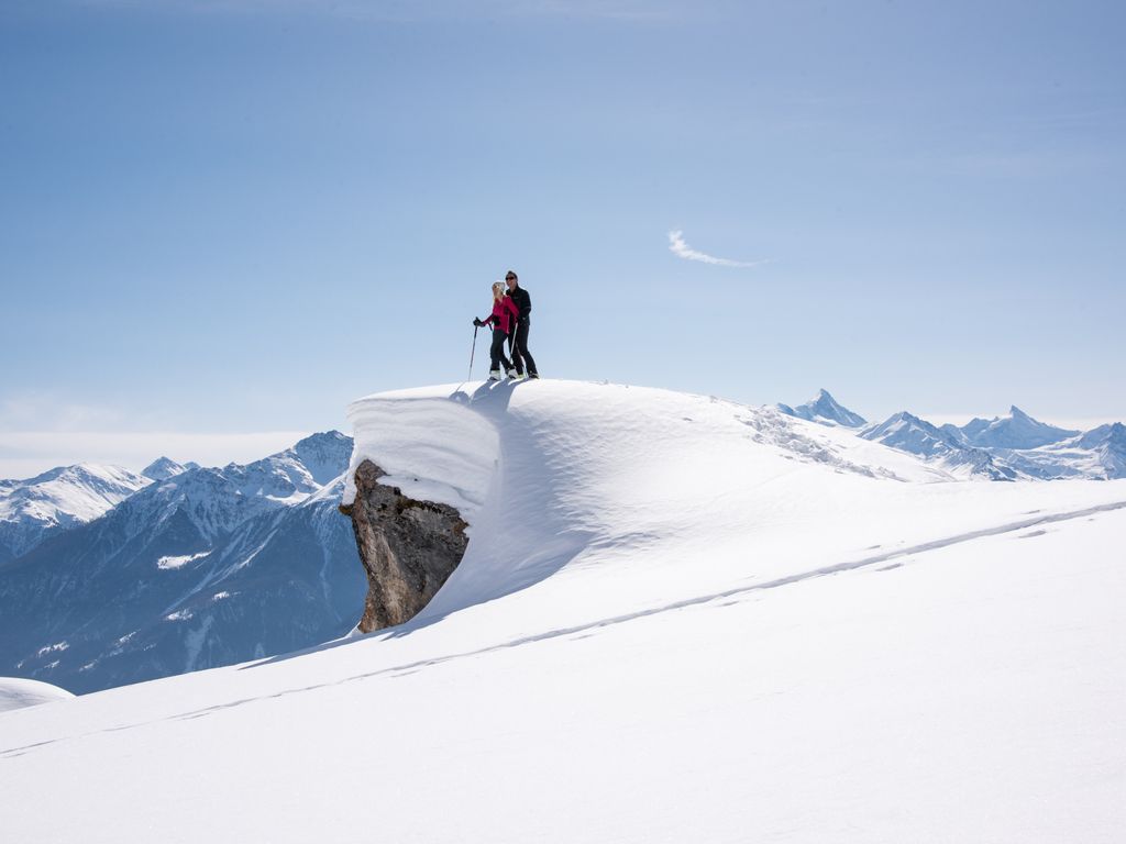 Les plus belles balades à raquettes de Suisse romande: balade à raquettes d'Aminona à Aprili à Crans-Montana