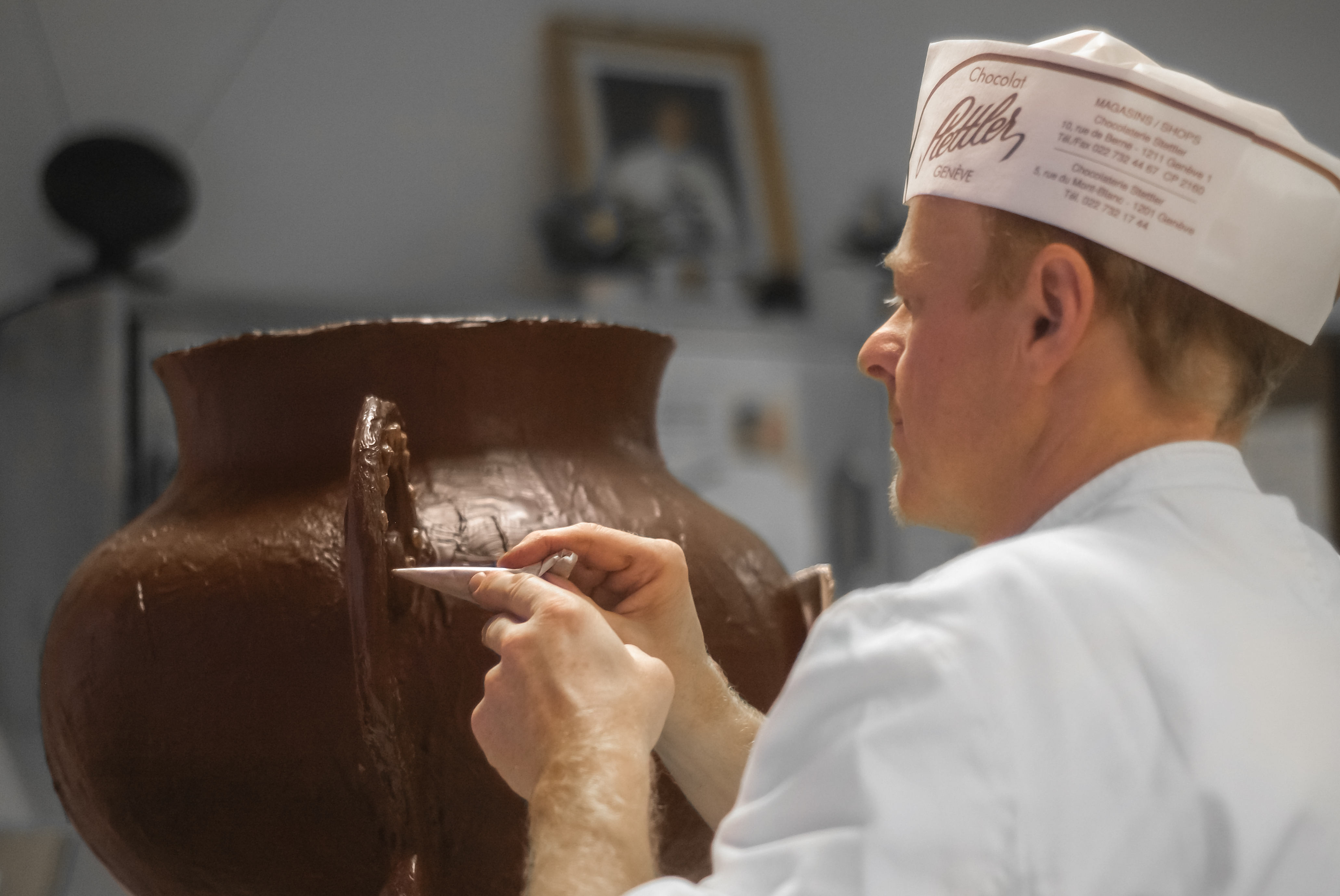 Dessert traditionnel de Suisse romande - Marmite en chocolat de l'Escalade à Genève