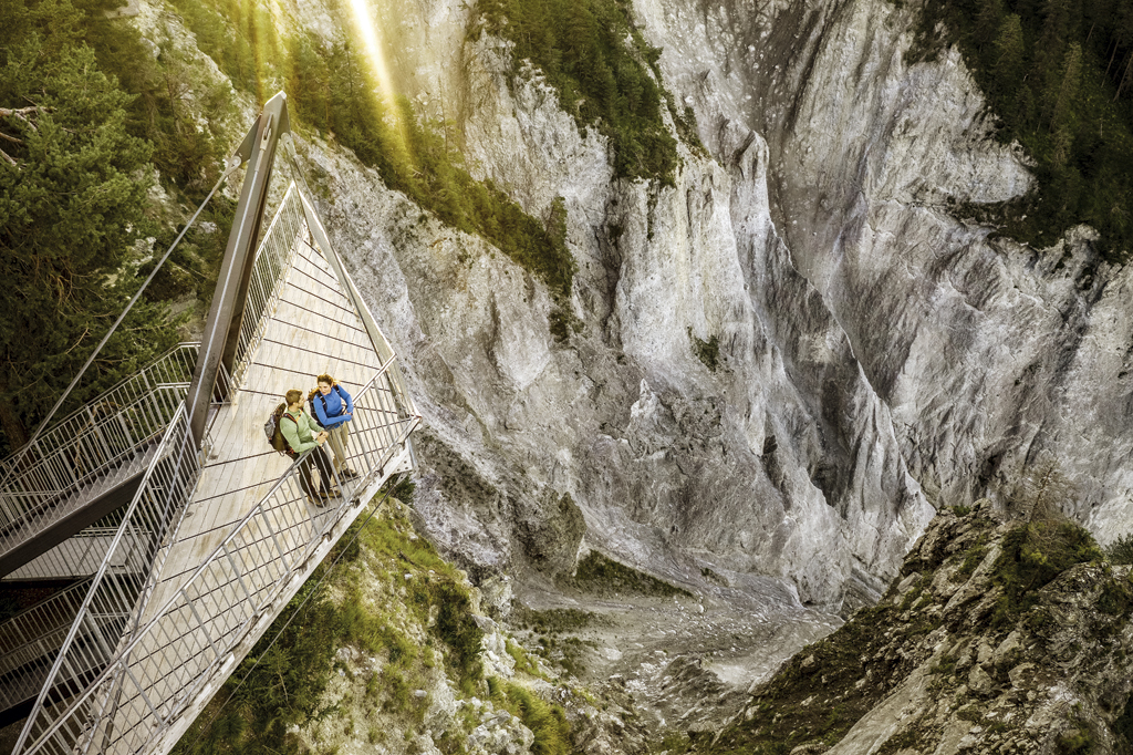 Bons plans pour vos vacances d'été en Suisse - A la découverte des gorges du Rhin, dans les Grisons, via l'Alpine Circle