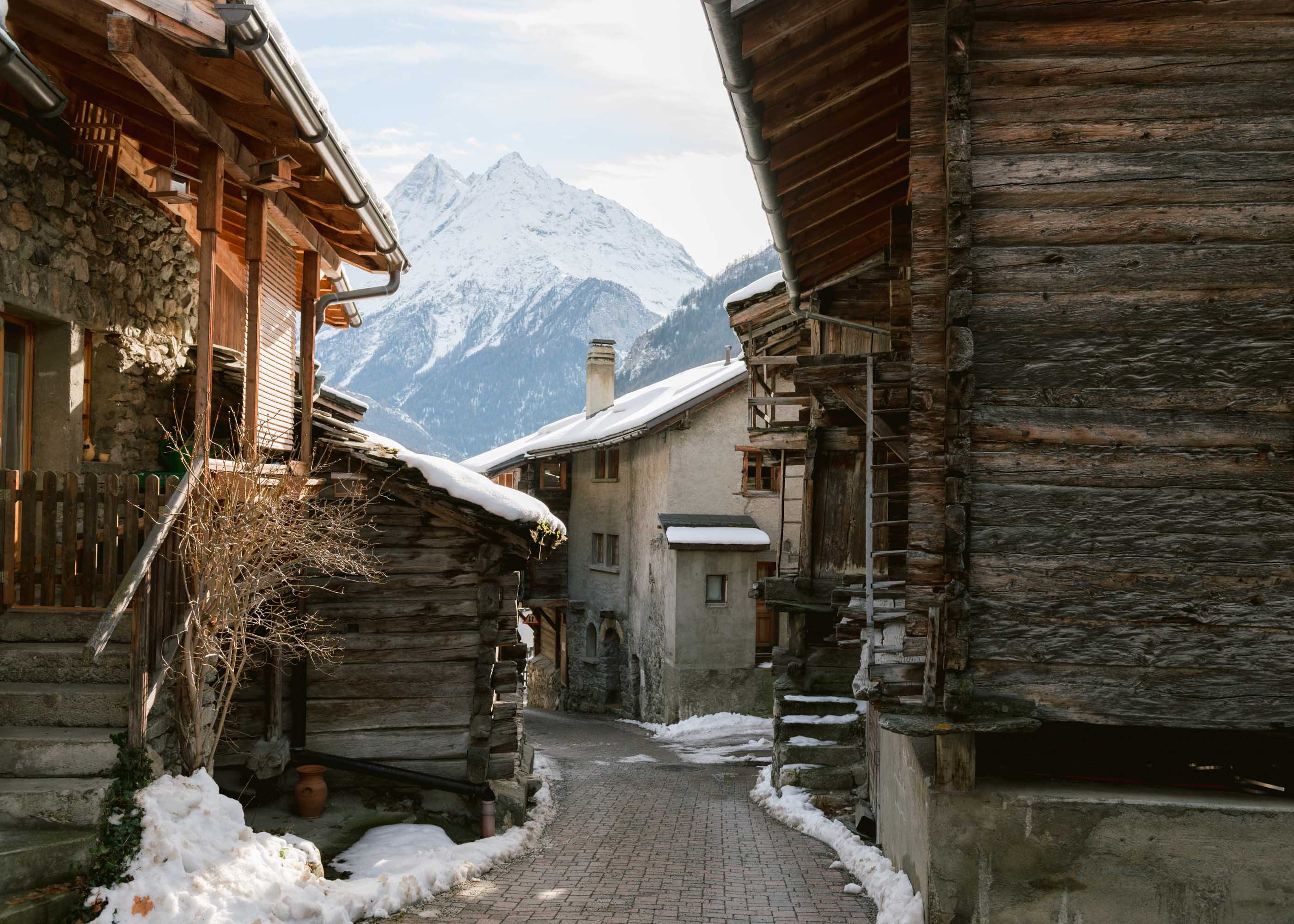 Village d'Evolène dans le Val d'Hérens, en hiver