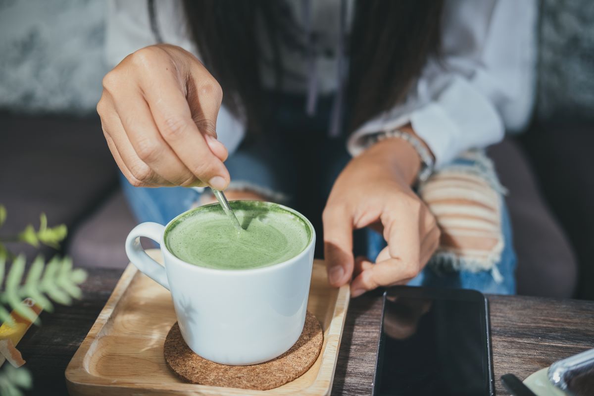 Matcha latte, boisson chaude, boisson d'hiver, boisson asiatique