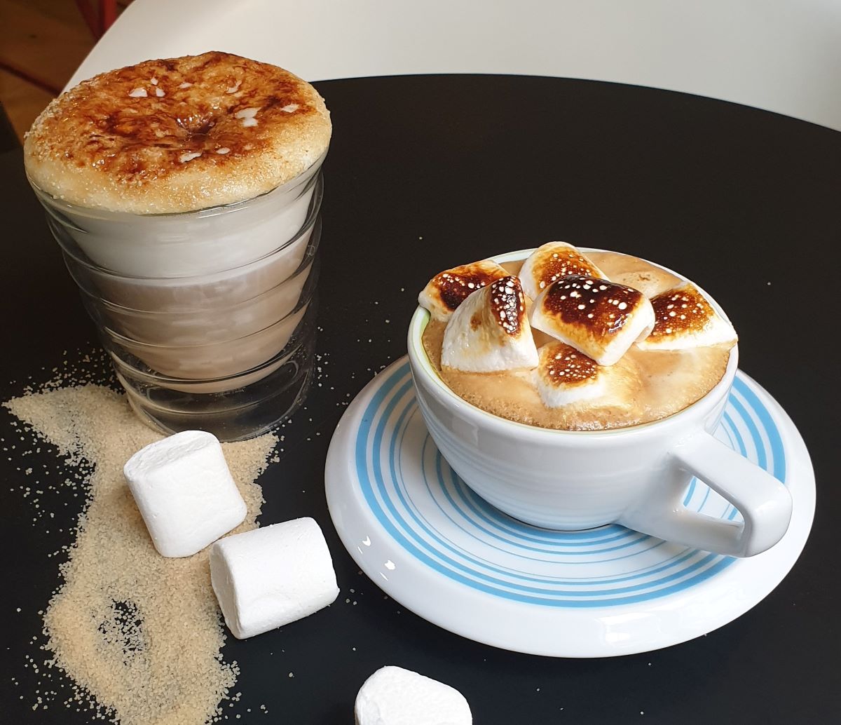 cofte art, boisson chaude, boisson d'hiver, café, latte macchiato façon crème brûlée