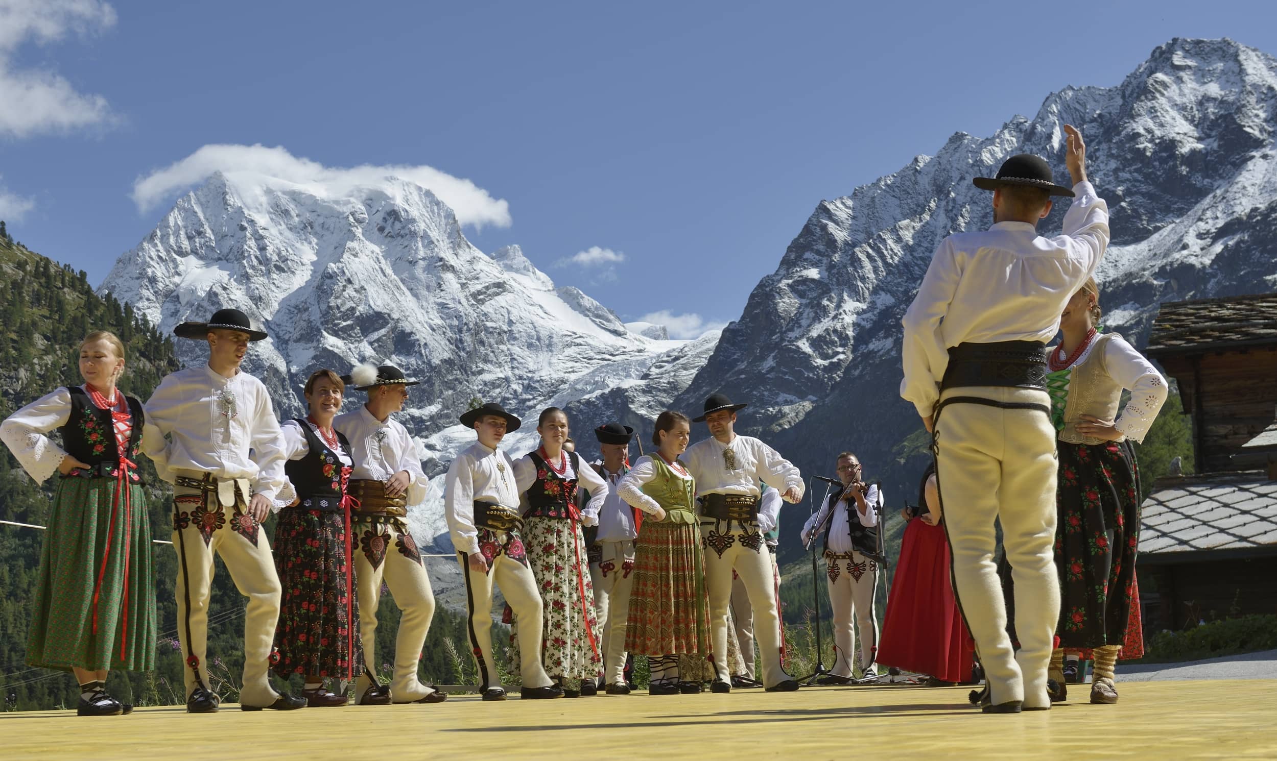 Bons plans vacances en Valais: Célébrations interculturelles de la montagne à Evolène (CIME)