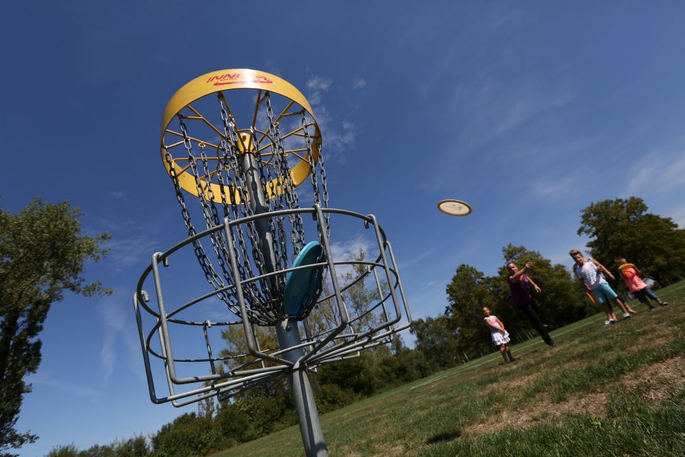 Disc gold au parc des Evaux, Onex. Canton de Genève. 
