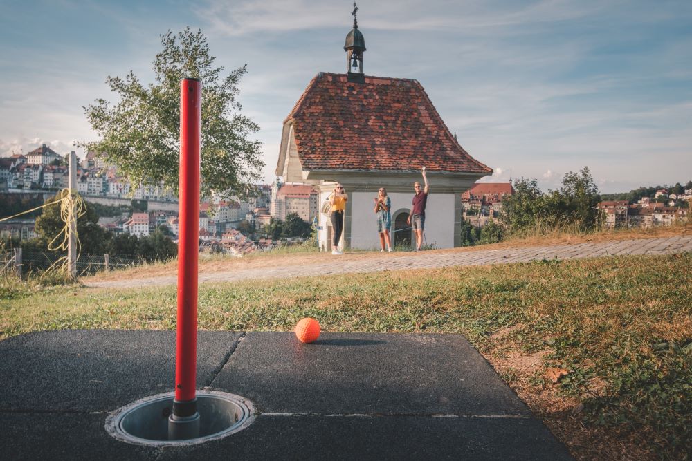 Golf urbain de Fribourg. City golf Fribourg. 