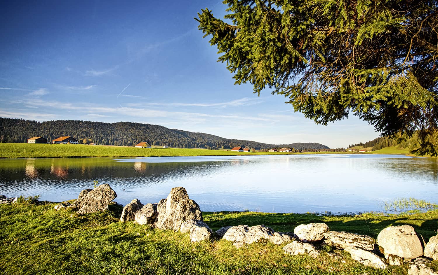 Lac de Taillères vers la Vallée de la Brévine, dans le canton de Neuchâtel