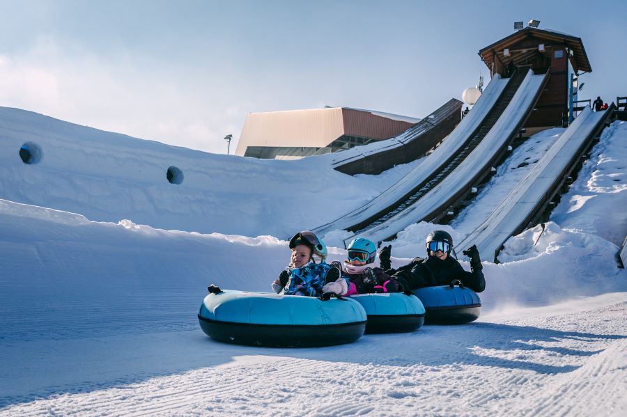 Tobogganing à Leysin.