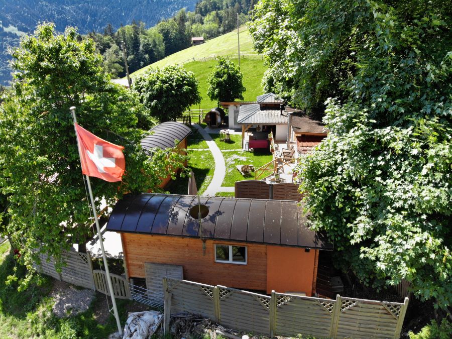 Roulotte standard ou Deluxe, ces habitations insolites promettent aux curieux un séjour aussi cosy qu'original. © Les Noisetiers