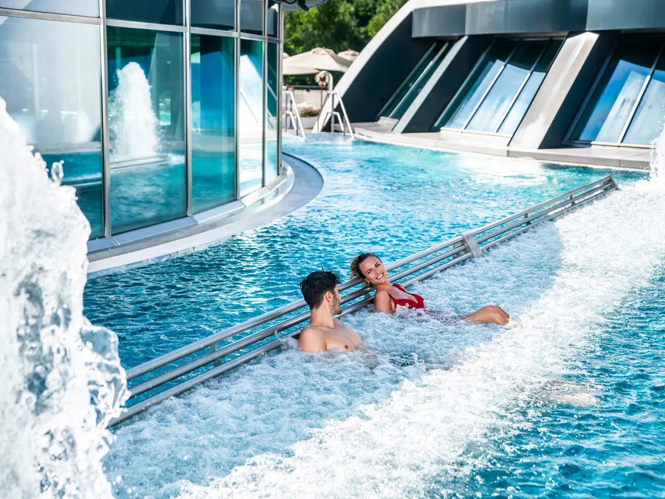 Le Splash e Spa Tamaro de Rivera - au Tessin, à 15 km de Lugano - est une véritable réussite dans le milieu des parcs de loisirs et de détente. 