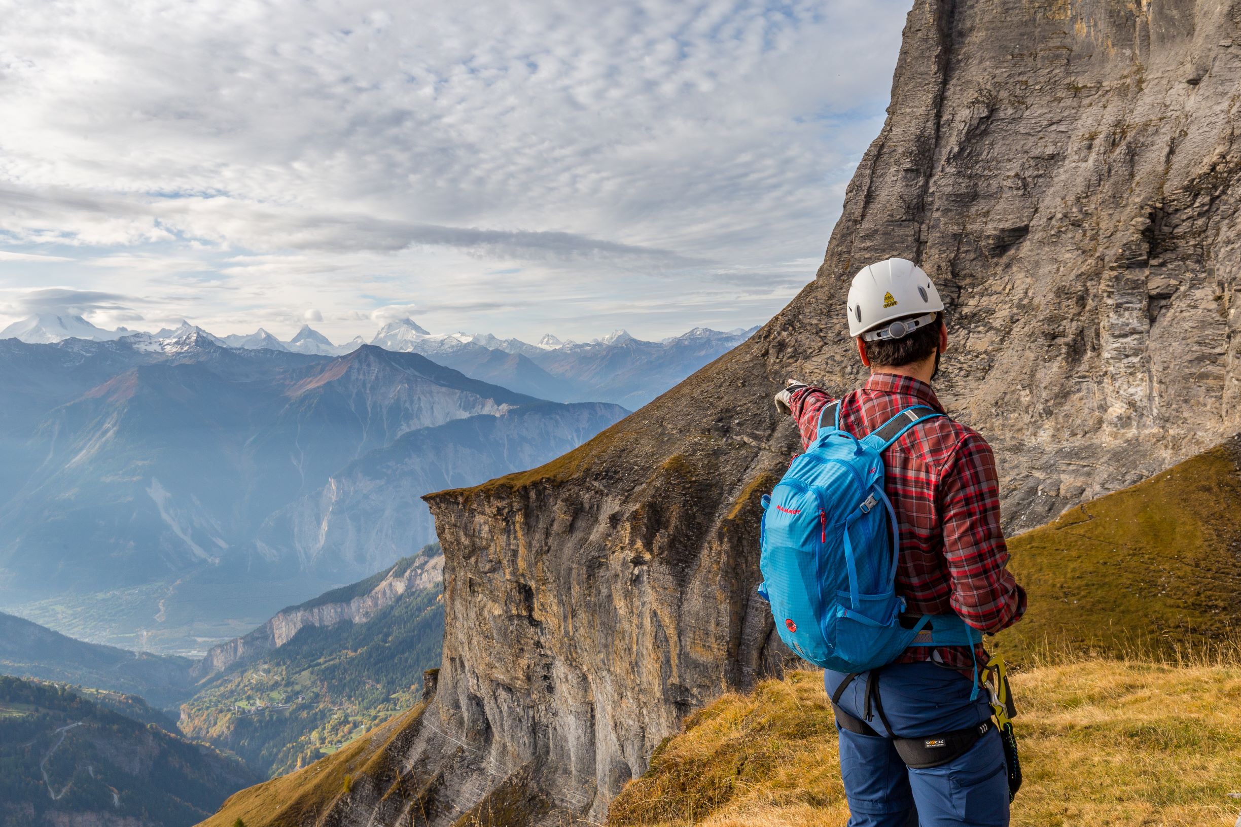 Unique en son genre, la via ferrata du Daubenhorn vous laissera un souvenir indélébile.