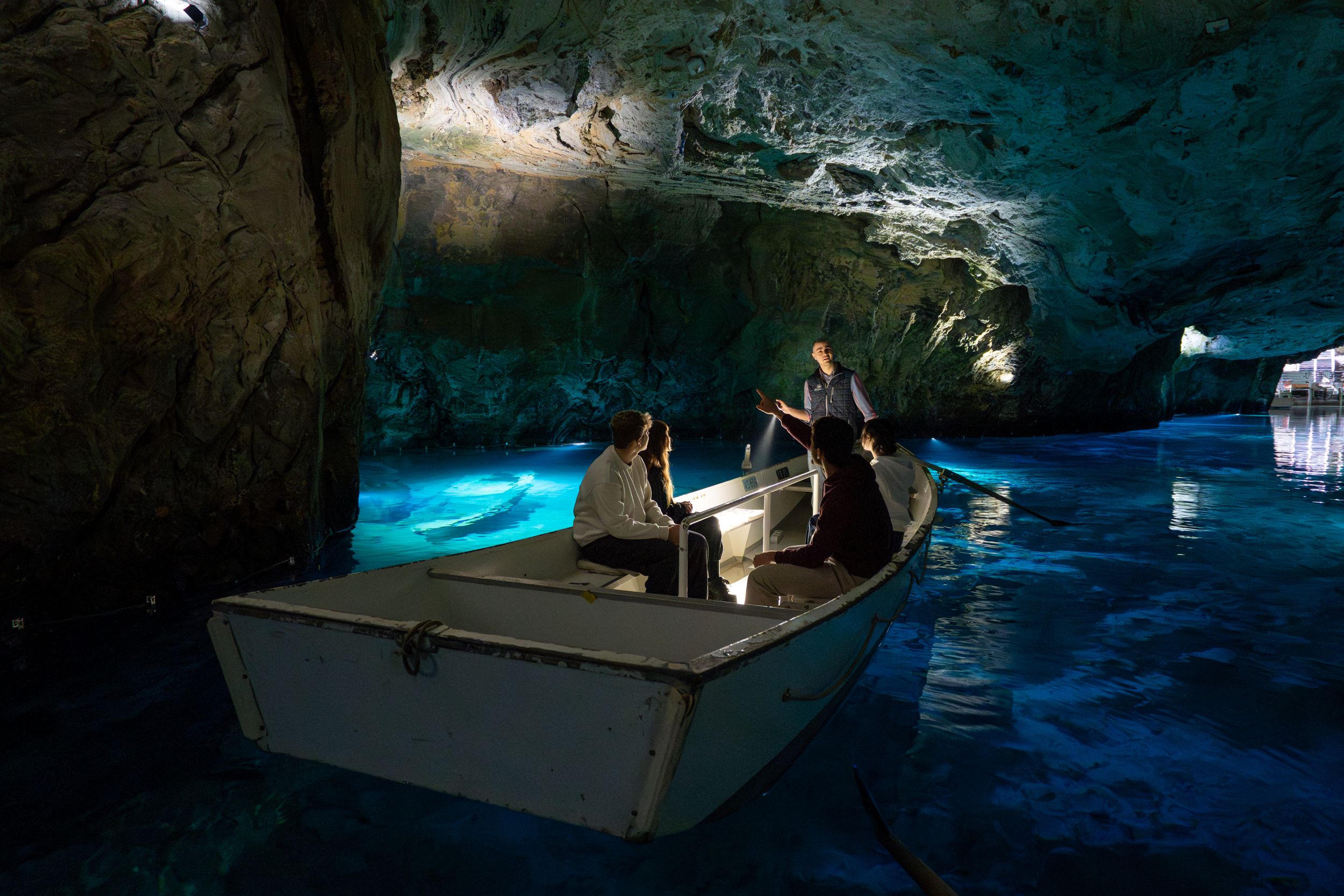 Lac souterrain de St-Léonard: Visite du plus grand lac souterrain d'Europe en Valais